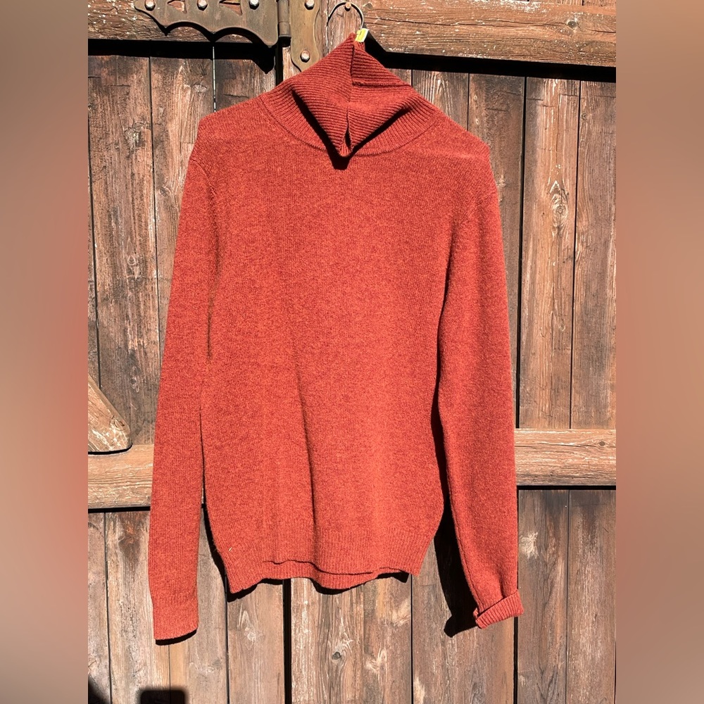 Uniqlo turtle neck wool sweater